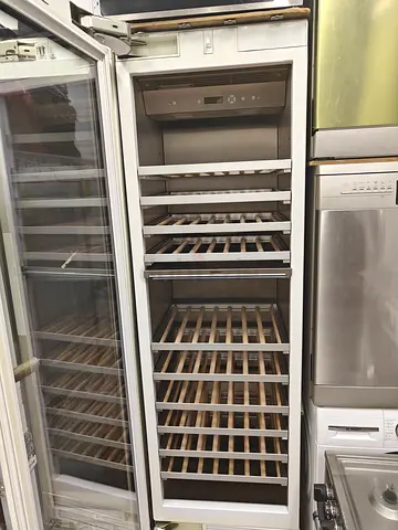 Gaggenau series 400 wine fridge dual temperature in excellent condition