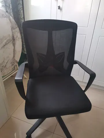 Ergonomic Black Office Chair for Comfortable Work