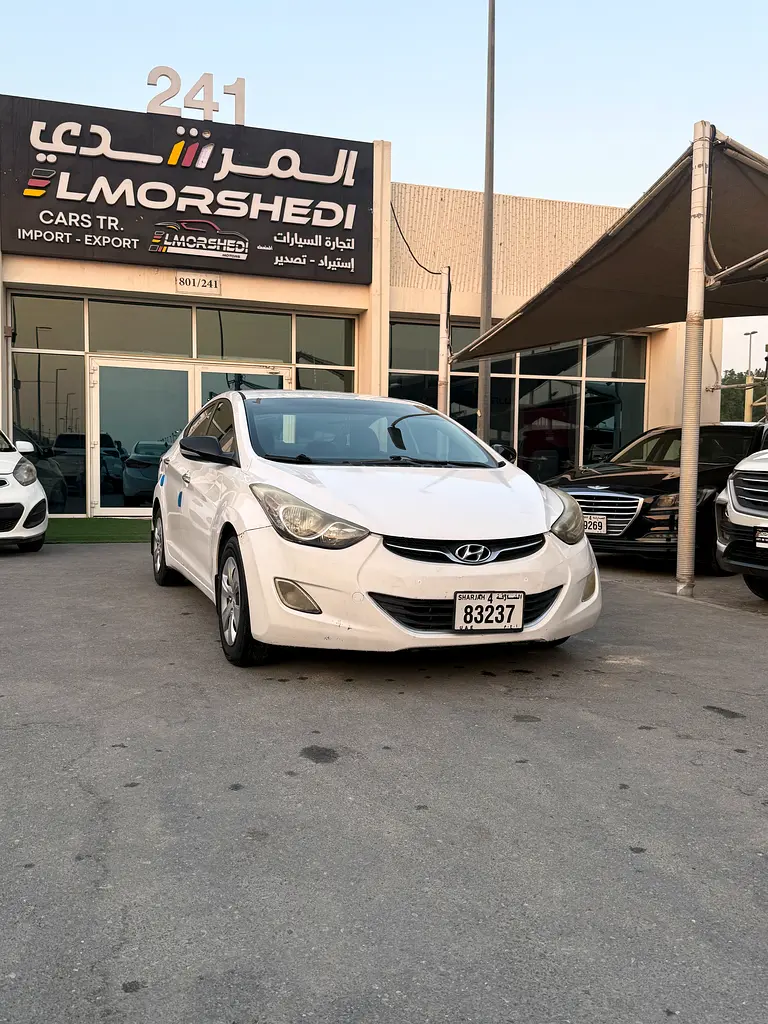 Hyundai Elantra 2014 — photo 1 of 12