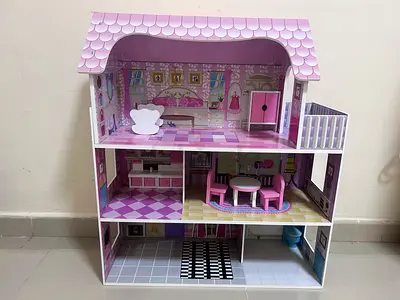 Dollhouse for girls