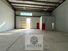 Good locatin on main road / Brand condition / 9 metter hight / Only storage /Attached washroom / 100