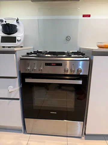 Siemens 4 Gas Burners Less Used Combination Cooker Electric Oven HX8P3AE50M FREE DELIVERY +WARRANTY