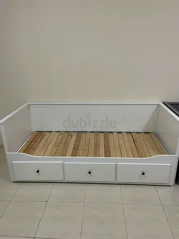 Ikea hemnes daybed frame with mattress