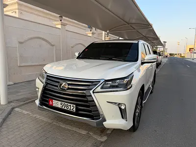 للبيع ستيشن لكزس LX570 خليجي بحالة الوكالة