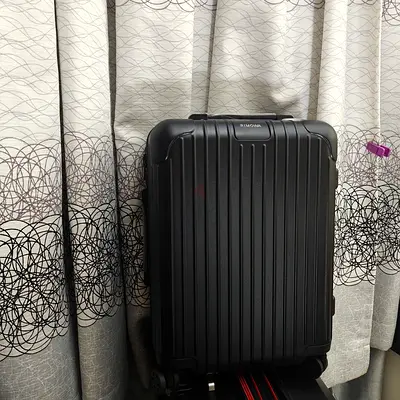 Suitcase rimowa essential COD