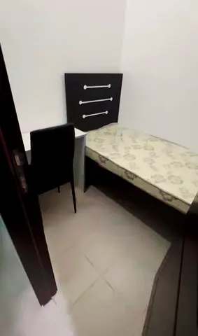 10 Second Walk to Metro and Bus Stop Partition Room for Indian Male Professionals.