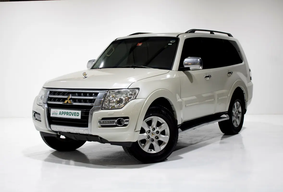 Mitsubishi Pajero 2020 — photo 1 of 10