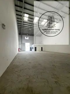 For rent at an excellent price, a warehouse of 10,943 square feet, with 60 kilowatt electricity, on