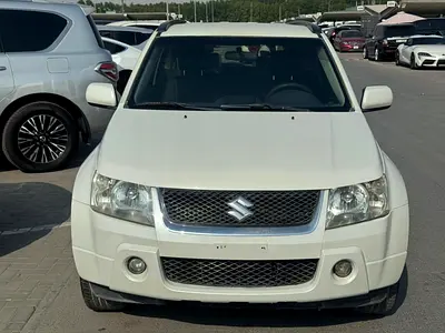 Suzuki Vitara 2010 white color 2 does GCzc calen car