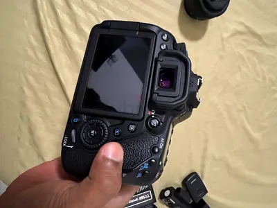 Canon 80D full kit ,mint condition rarely used. Selling for very cheap