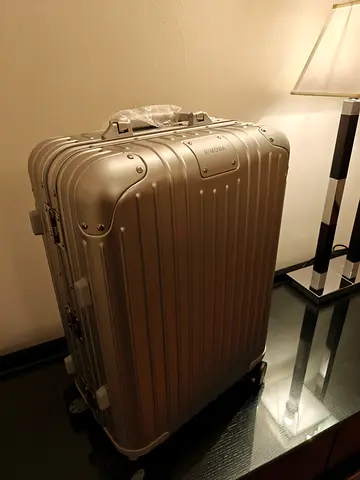 Suitcase aluminum