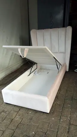 Elegant Velvet Storage Bed with Lift-Up Mechanism