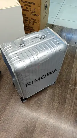 Suitcase aluminum
