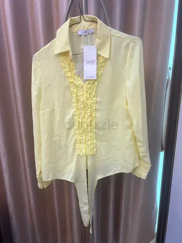 Chic Yellow Ruffled Blouse - Perfect for Any Occasion!