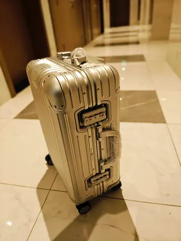 Suitcase aluminum