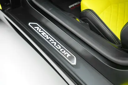 صورة 14 لـ 2014 Lamborghini AVENTADOR