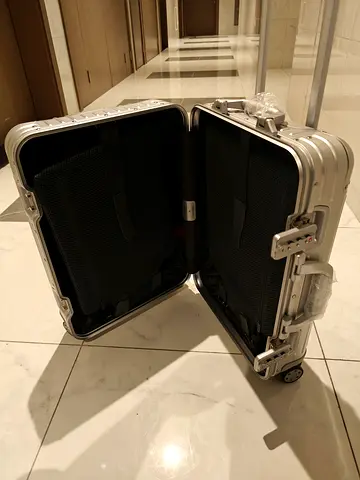 Suitcase aluminum