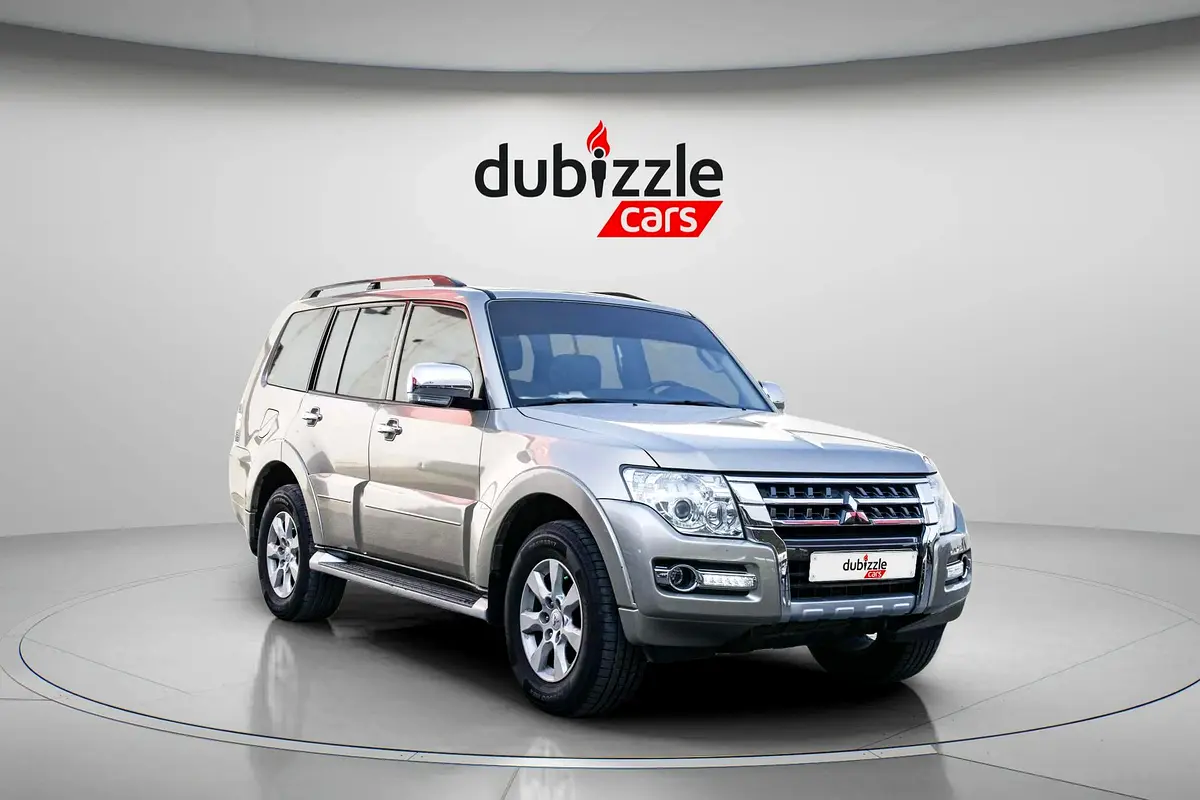 Mitsubishi Pajero 2017 — photo 1 of 18