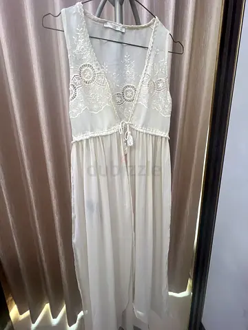 Elegant White Maxi Dress with Lace Details