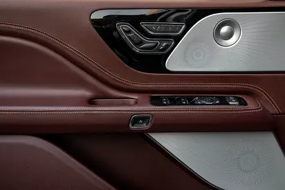 صورة 15 لـ 2023 Lincoln AVIATOR