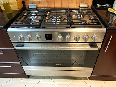Bosch 90x60cm Gas Stove  oven Inside fan
