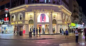 NEW Ladies bed space at sharaf dg metro station exit 3