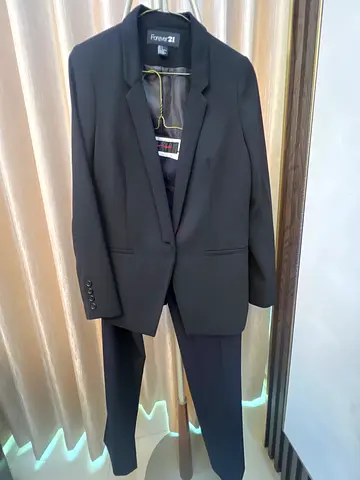 Stylish women’s Black Suit - Perfect for Events and Formal Occasions!