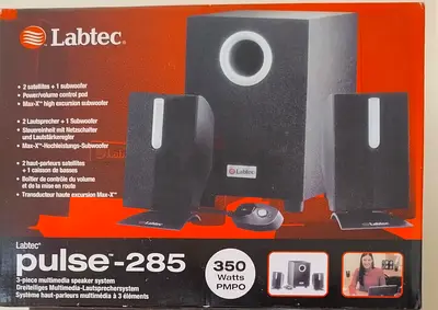 Speaker set with subwoofer