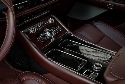 صورة 11 لـ 2023 Lincoln AVIATOR