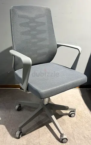 Medium back mesh chair