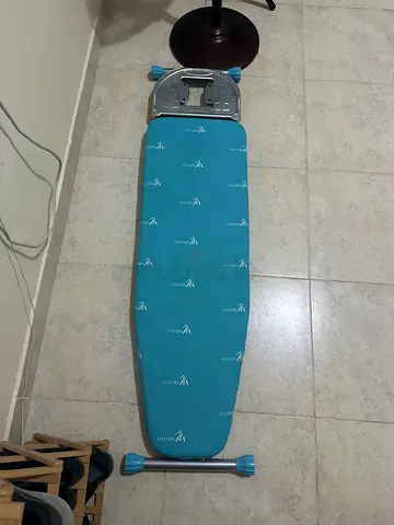 High-Quality Ironing Board Ideal for Effortless Ironing