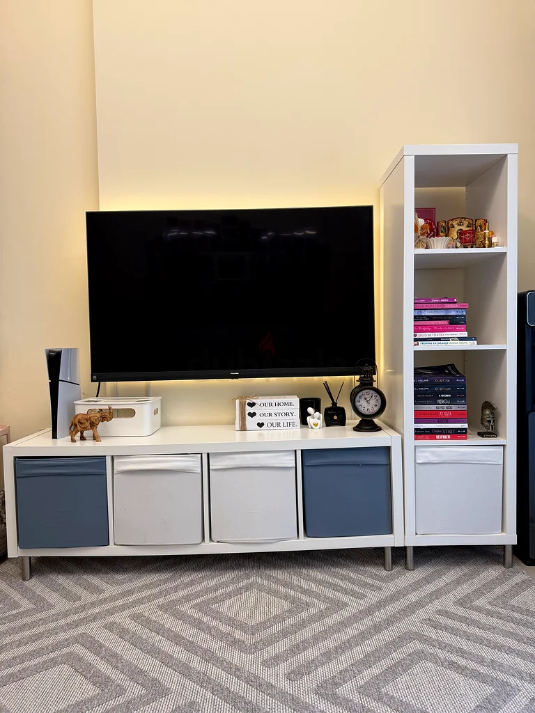 IKEA Kallax Shelving Units with Storage Boxes – Excellent