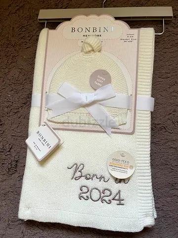 Brand new Bonbini Infant hat and blanket set