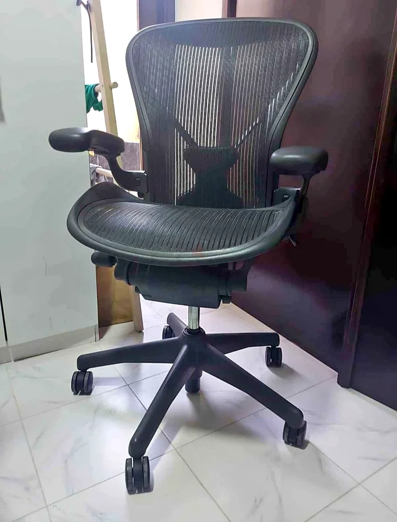 Herman Miller Aeron Chair Classic Full Option Size B dubizzle - Main Image