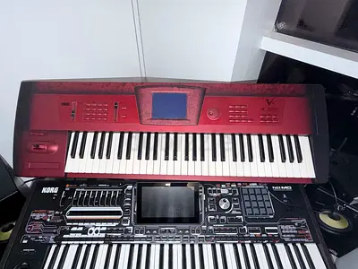 Korg trinity v3 with moss and sampler