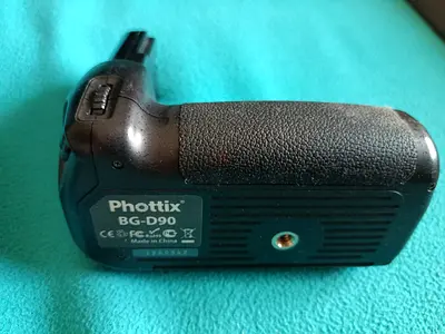 Phottic Battery pack for Nikon D90