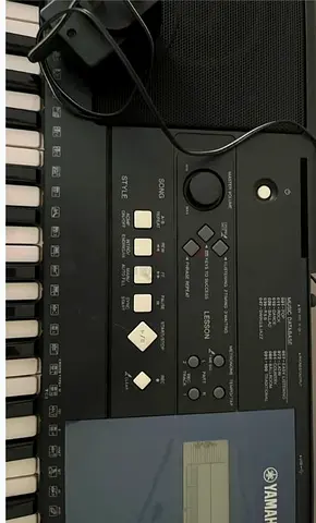 Yamaha PSR E333 Piano