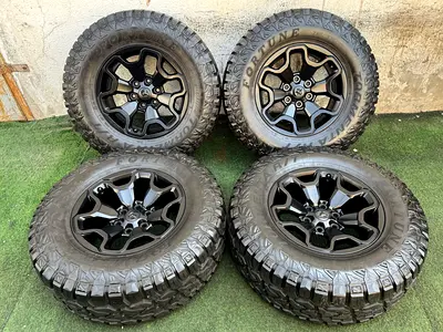 Original Ram TRX 18” rims with 35” tyres