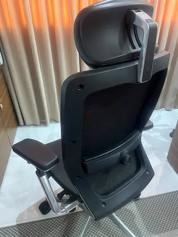 Special offer for 3 days heavy duty Chair at 1100 dirhams only