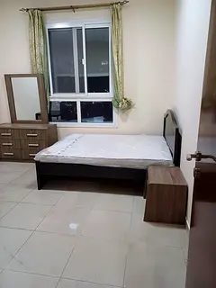 Room available for couple near Sahara Center
