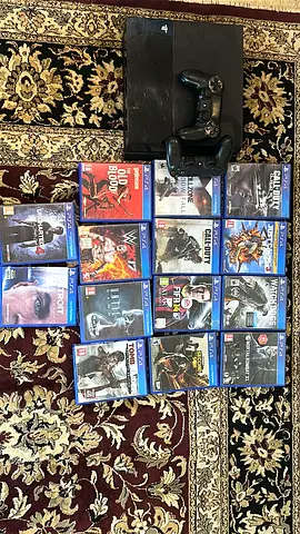 Ultimate PlayStation 4 Gaming Bundle - Console, 2 Controllers  Games! Working in perfect condition!