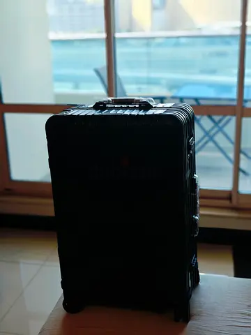 Suitcase aluminum super