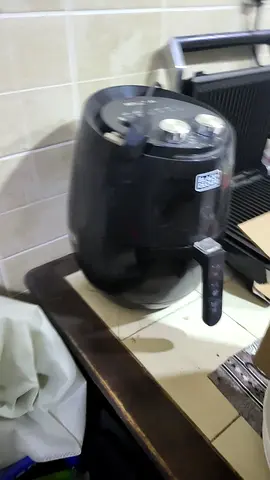 Almost New Air Fryer - Cook Healthy Meals with Ease!