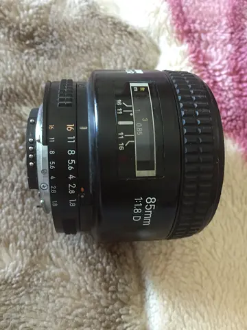 NIKON 85mm 1:1.8D lens made in Japan