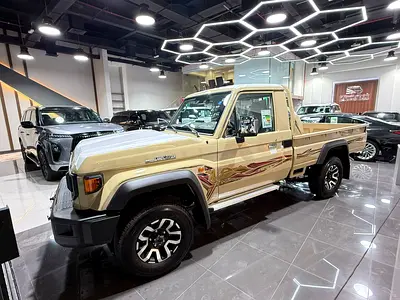 TOYOTA LC79 AT SC  4.0L FULL 2025YM تويوتا بيك اب غماره بنزين فل