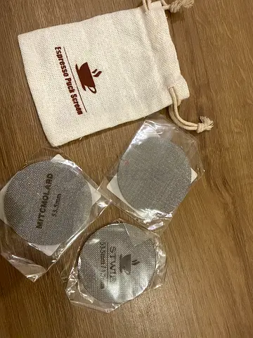 Espresso puck screen