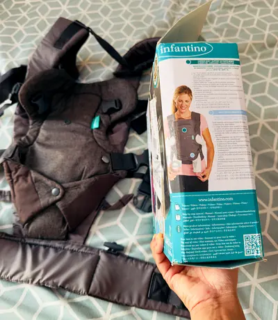 Infant baby Carrier in very good condition. Used 1 or 2 times only.