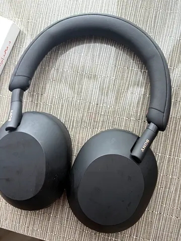 For sale: Sony WH-1000XM5