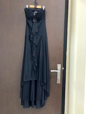Elegant Black Dress - Perfect for Any Occasion!