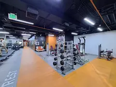 Easy Dubai access-1 Month free-34K BY FULL CASH ( 36K BY 6 CHQS)